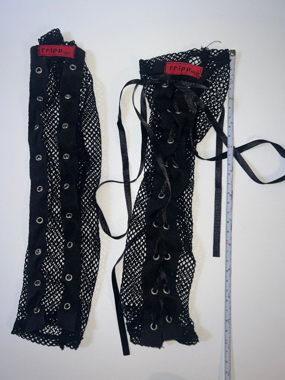 Vintage Tripp NYC Y2K Black Mesh Fishnet Lace Up Fingerless Gloves - Picture 2 of 4